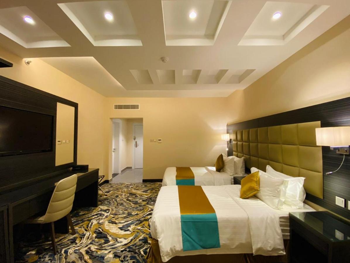 Y Platinum Hotel Medina Exterior foto